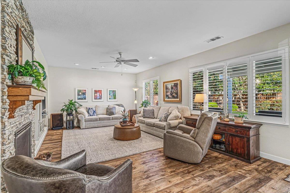 1738 Heirloom Ct, Modesto, CA 95357