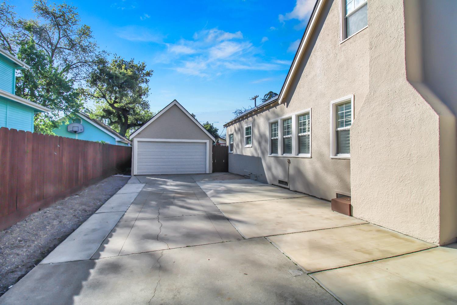 317 Park Ave, Modesto, CA 95354