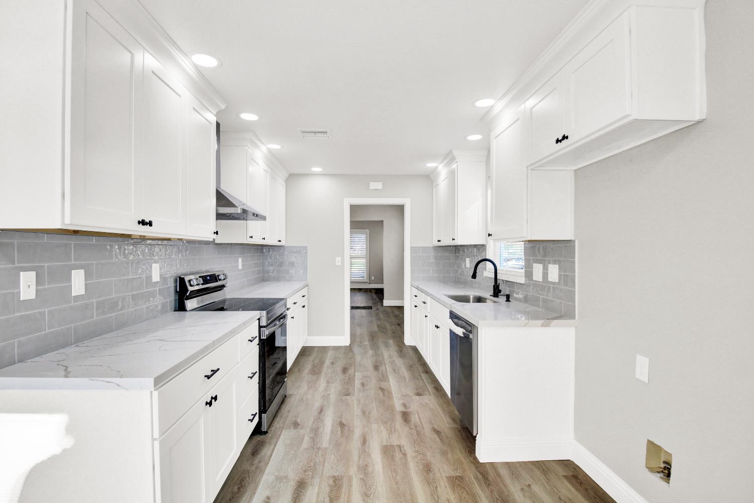 317 Park Ave, Modesto, CA 95354