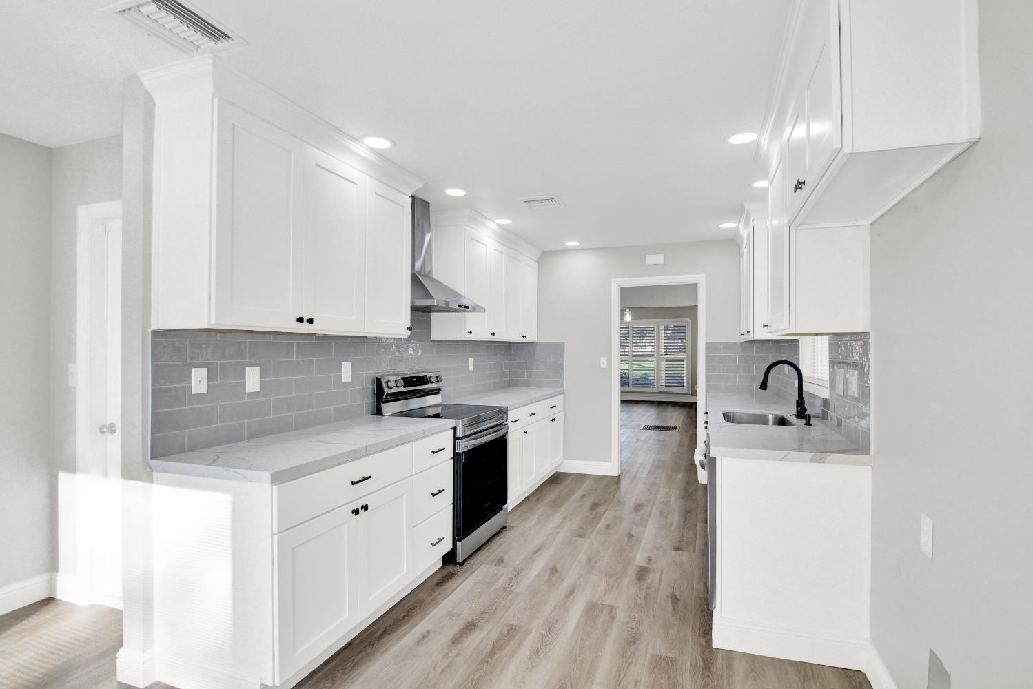 317 Park Ave, Modesto, CA 95354