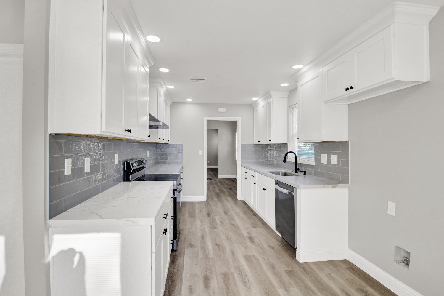 317 Park Ave, Modesto, CA 95354