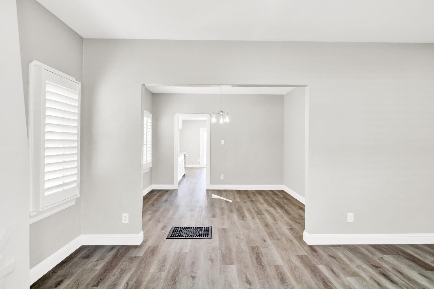 317 Park Ave, Modesto, CA 95354