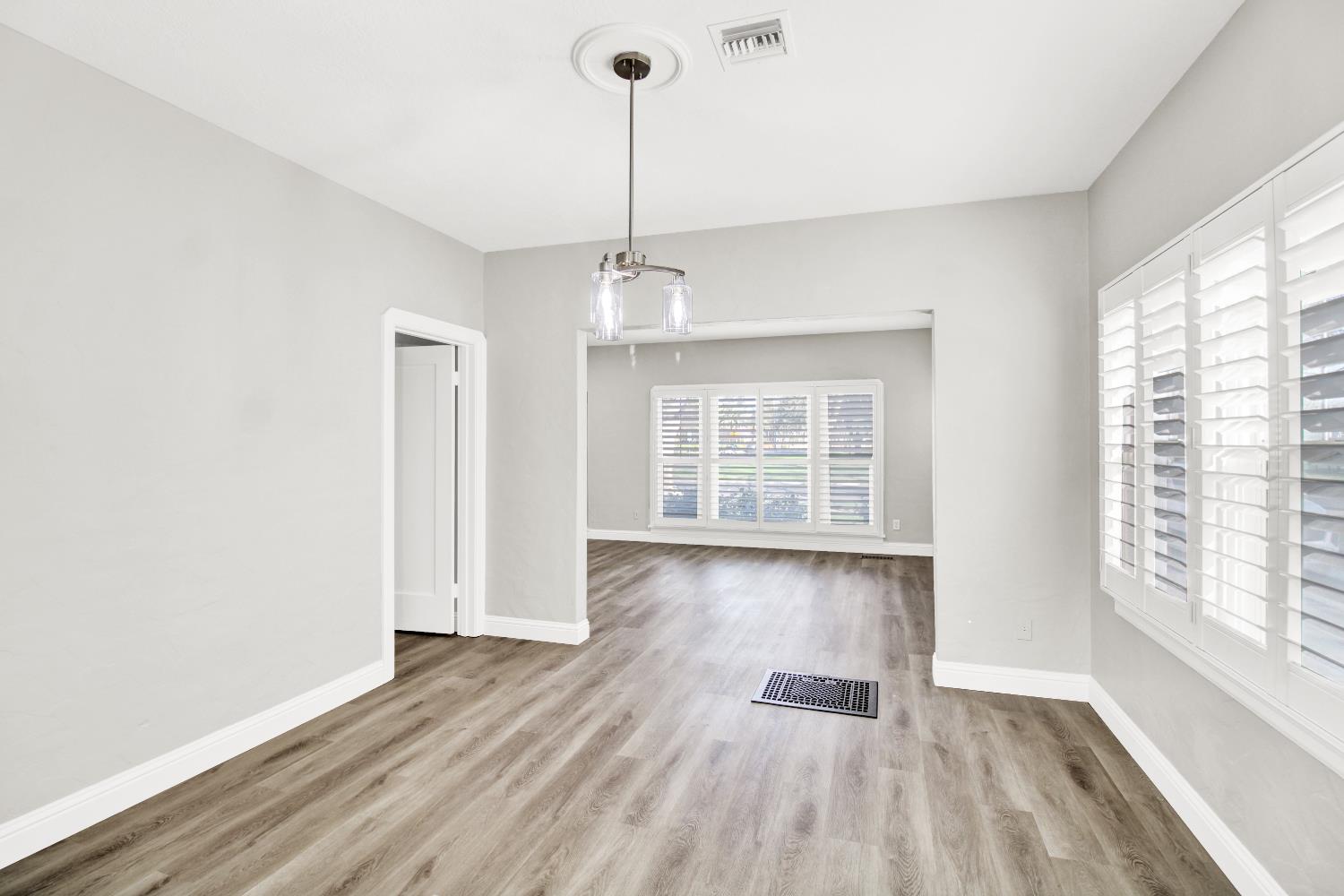 317 Park Ave, Modesto, CA 95354