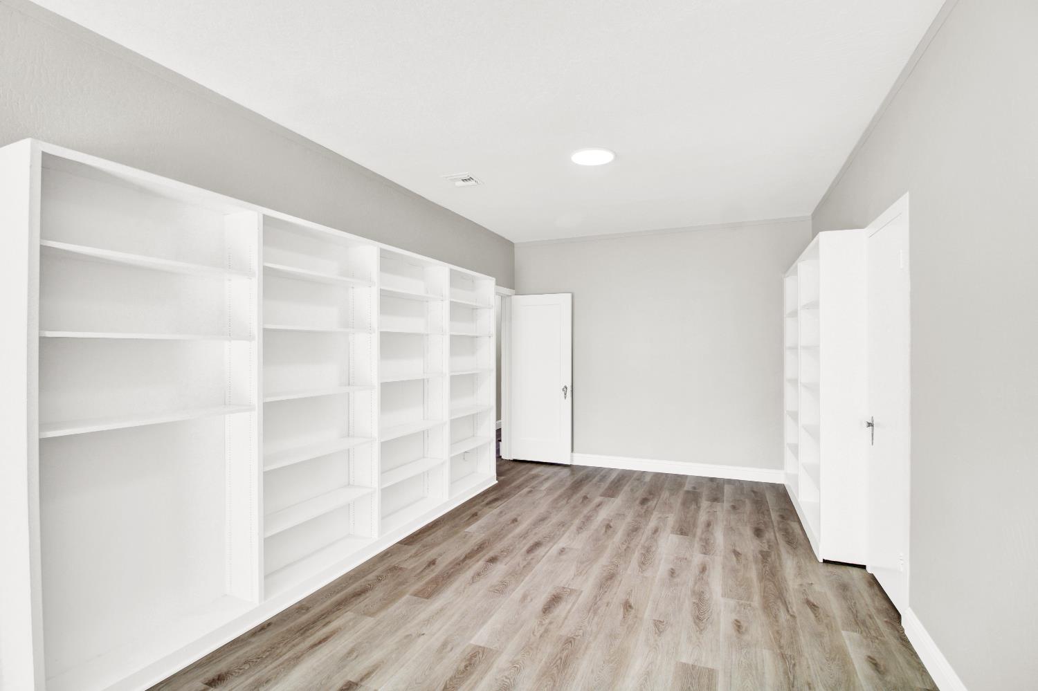 317 Park Ave, Modesto, CA 95354