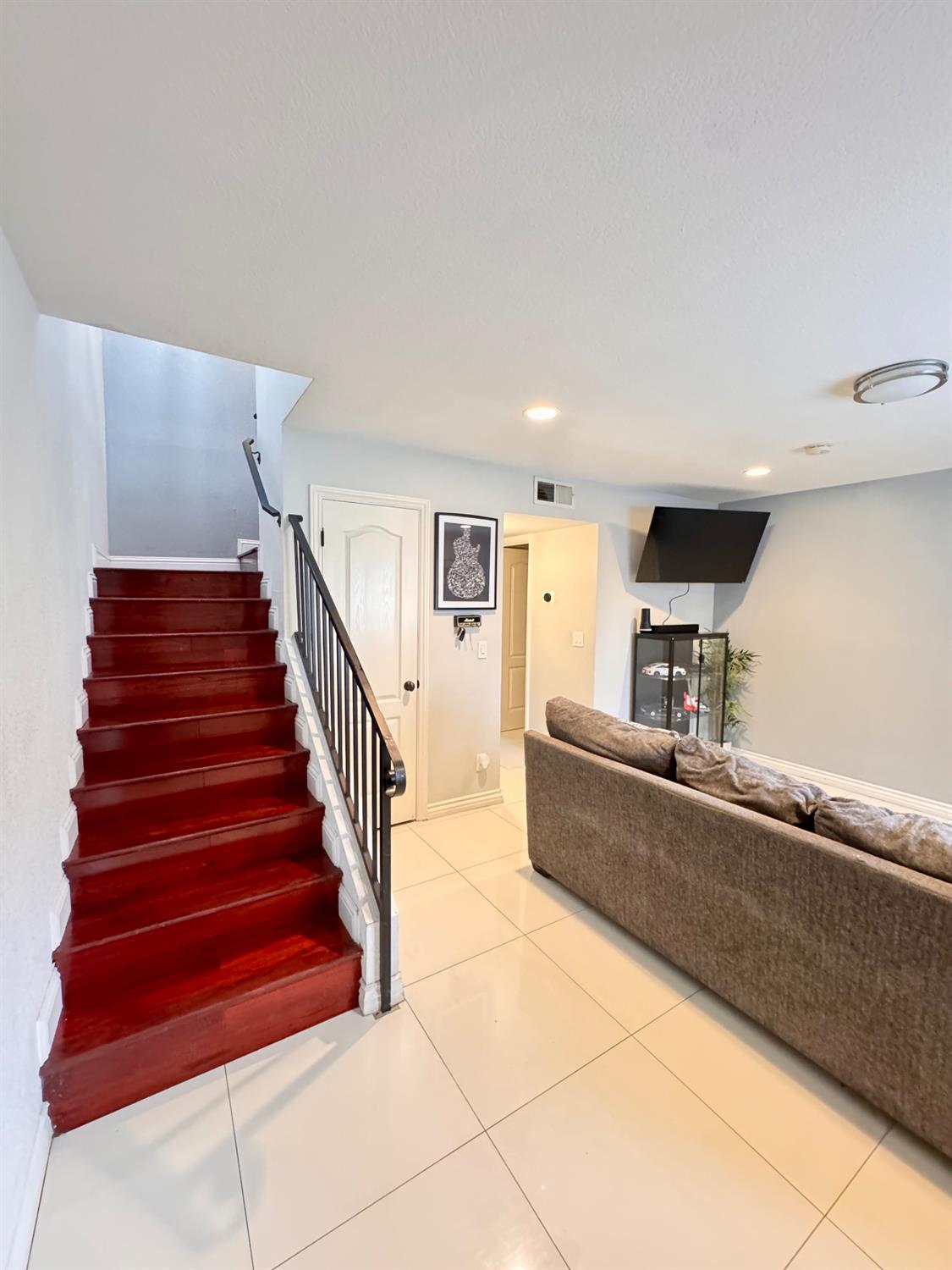 1745 N Winery Ave #102, Fresno, CA 93703