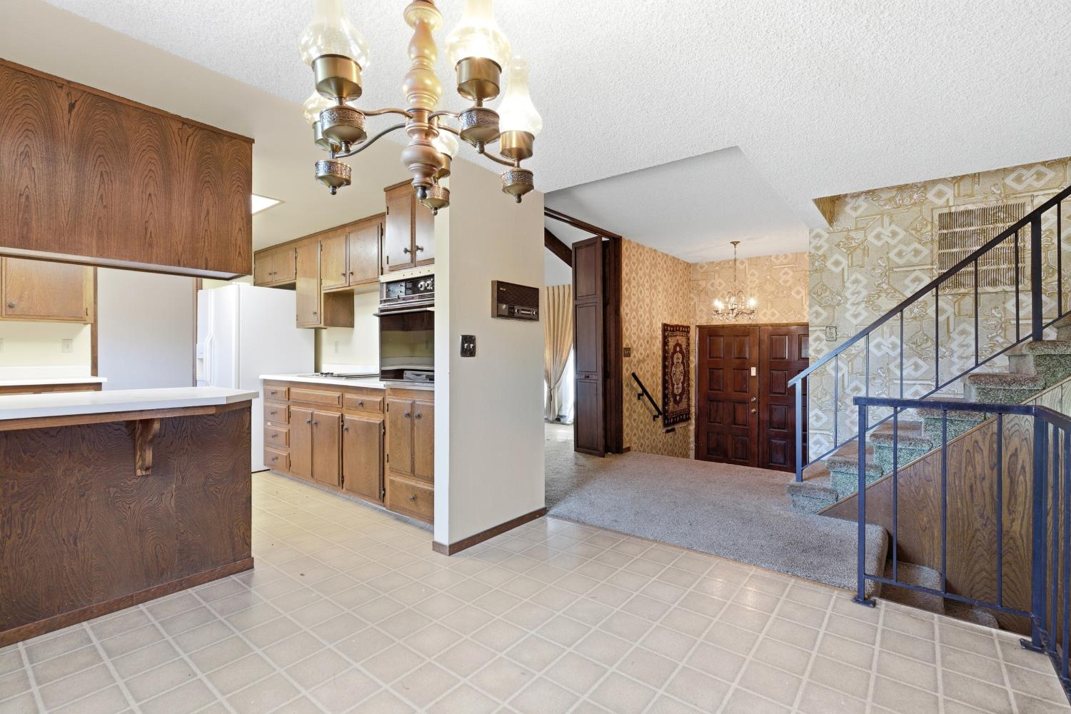 1421 Glenhaven Dr, Modesto, CA 95355