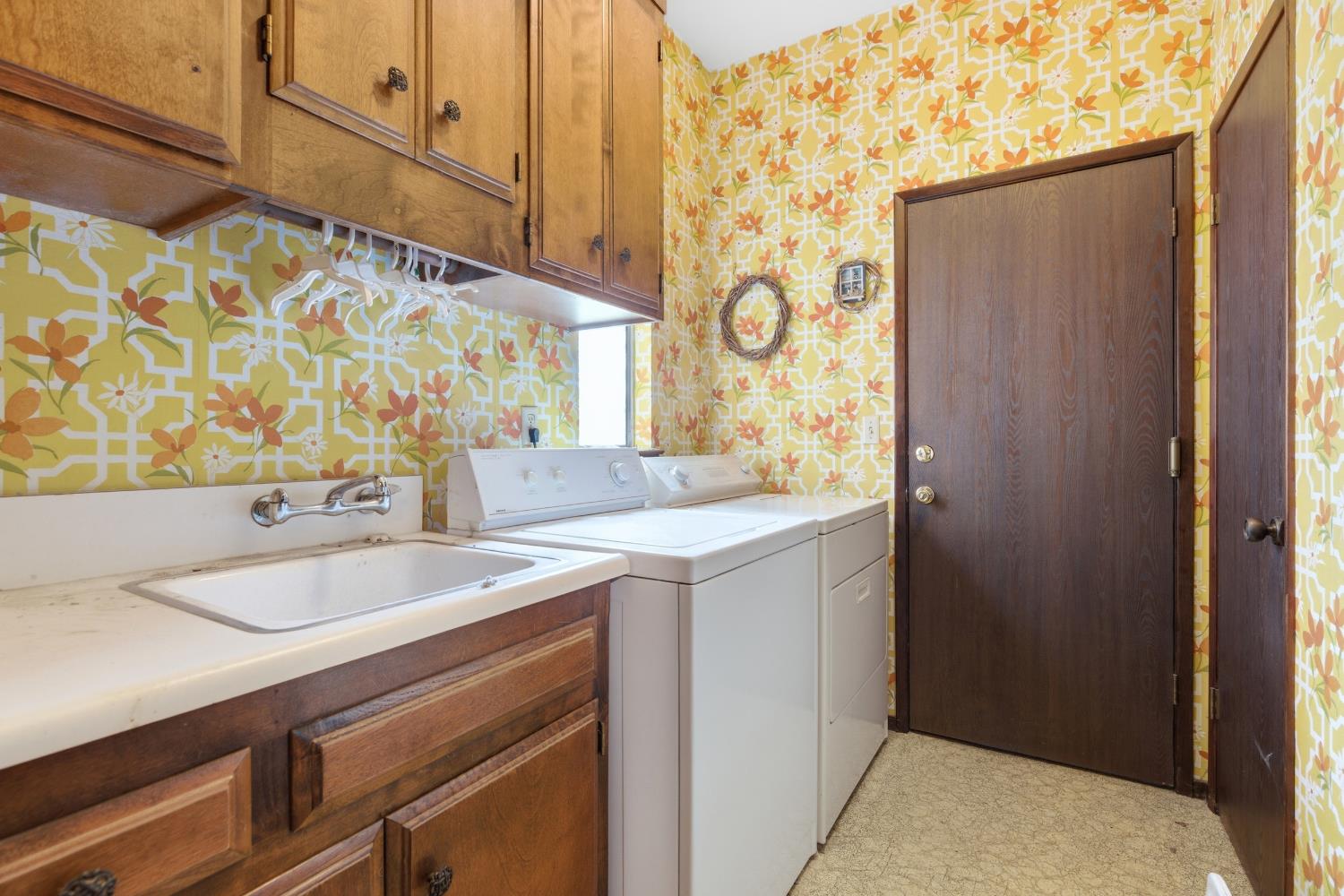 1421 Glenhaven Dr, Modesto, CA 95355