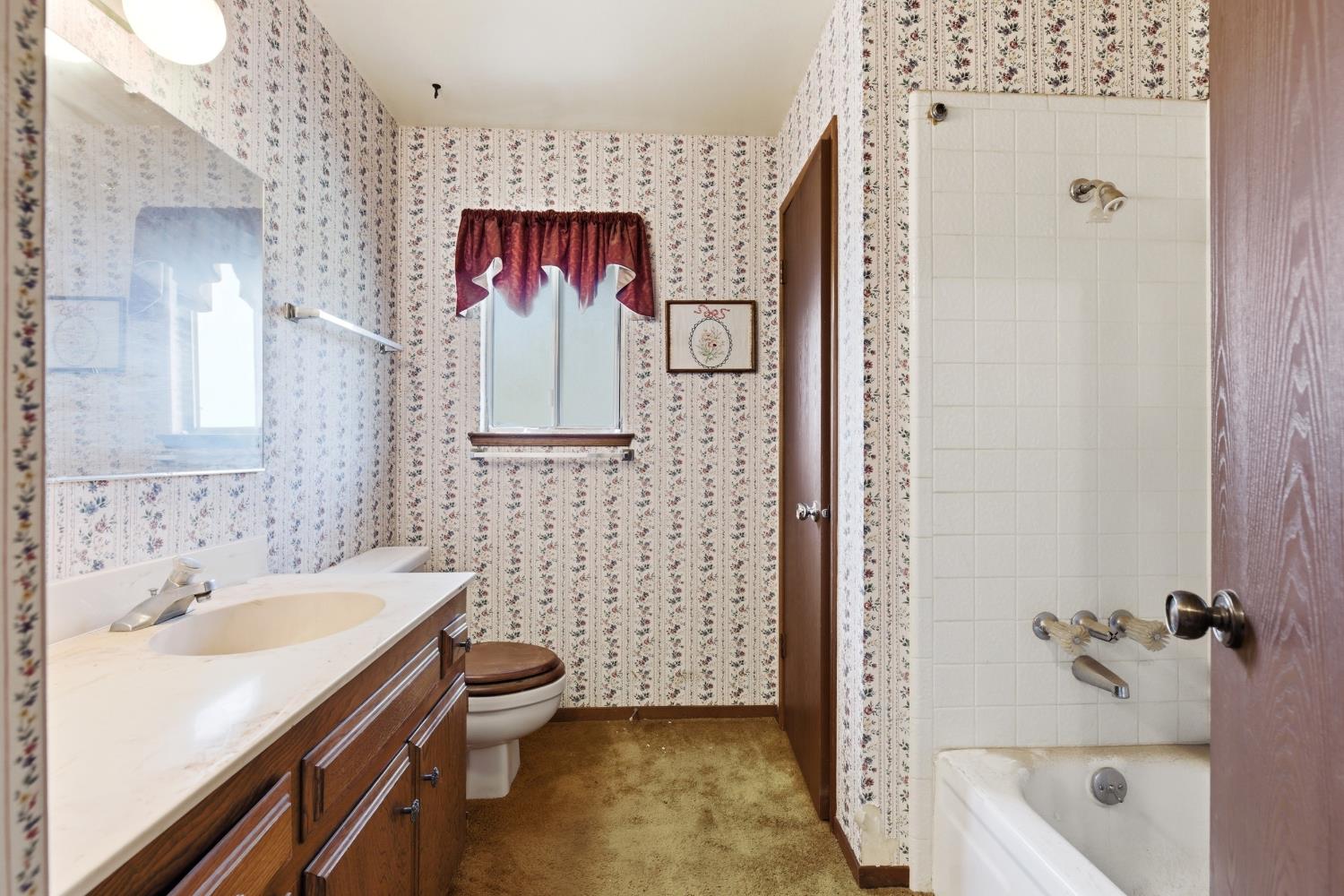 1421 Glenhaven Dr, Modesto, CA 95355