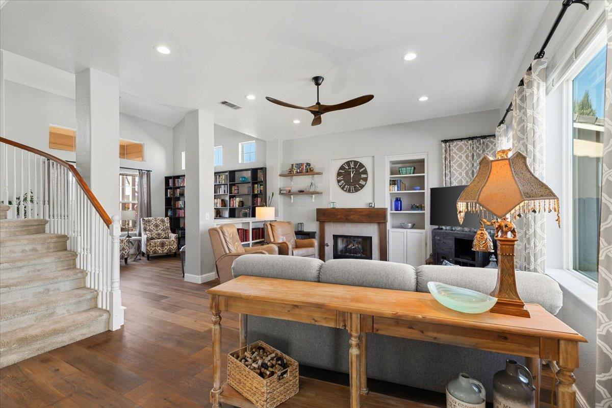 346 S Manley Rd, Ripon, CA 95366