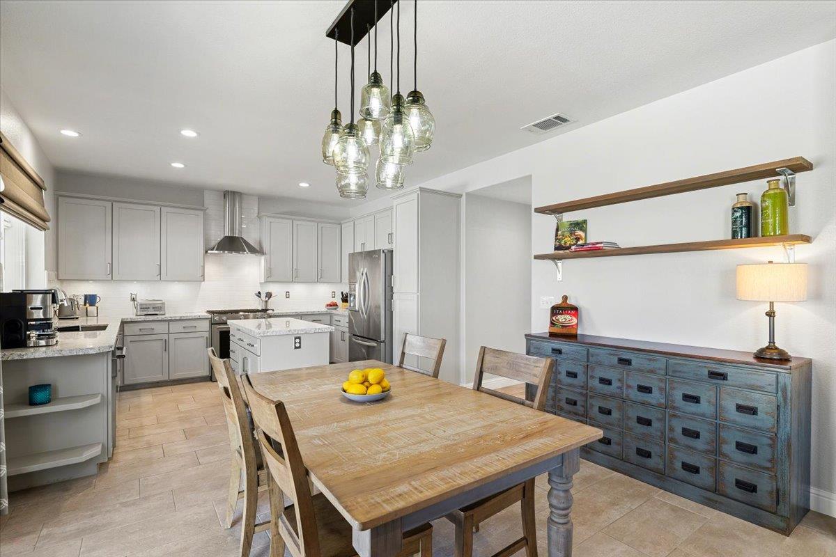 346 S Manley Rd, Ripon, CA 95366