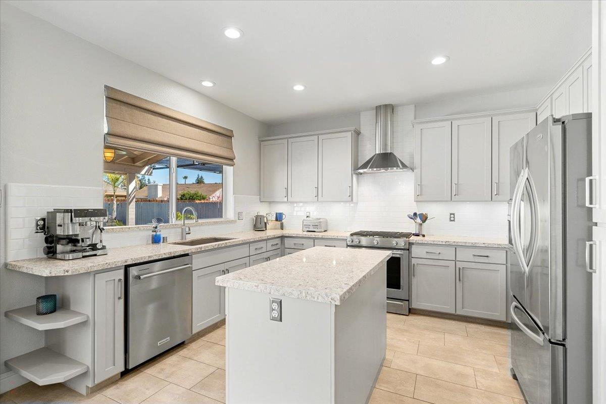 346 S Manley Rd, Ripon, CA 95366