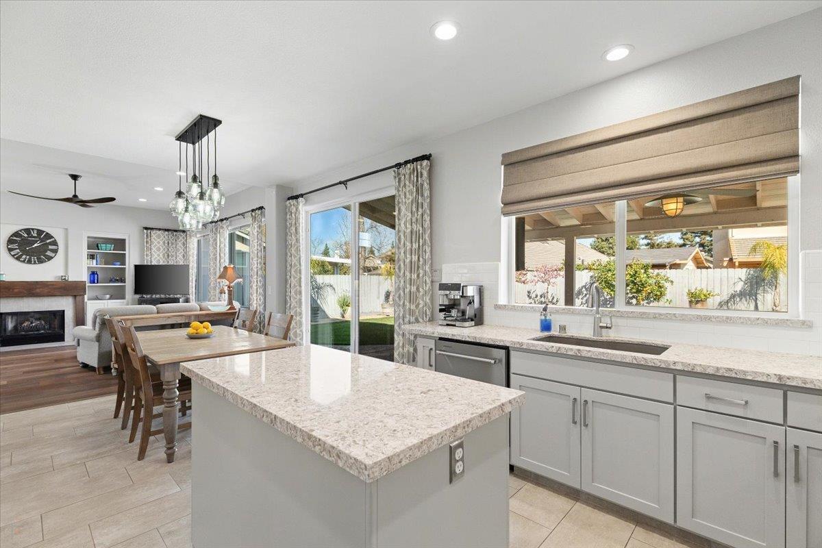 346 S Manley Rd, Ripon, CA 95366