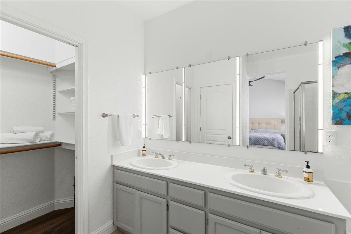 346 S Manley Rd, Ripon, CA 95366