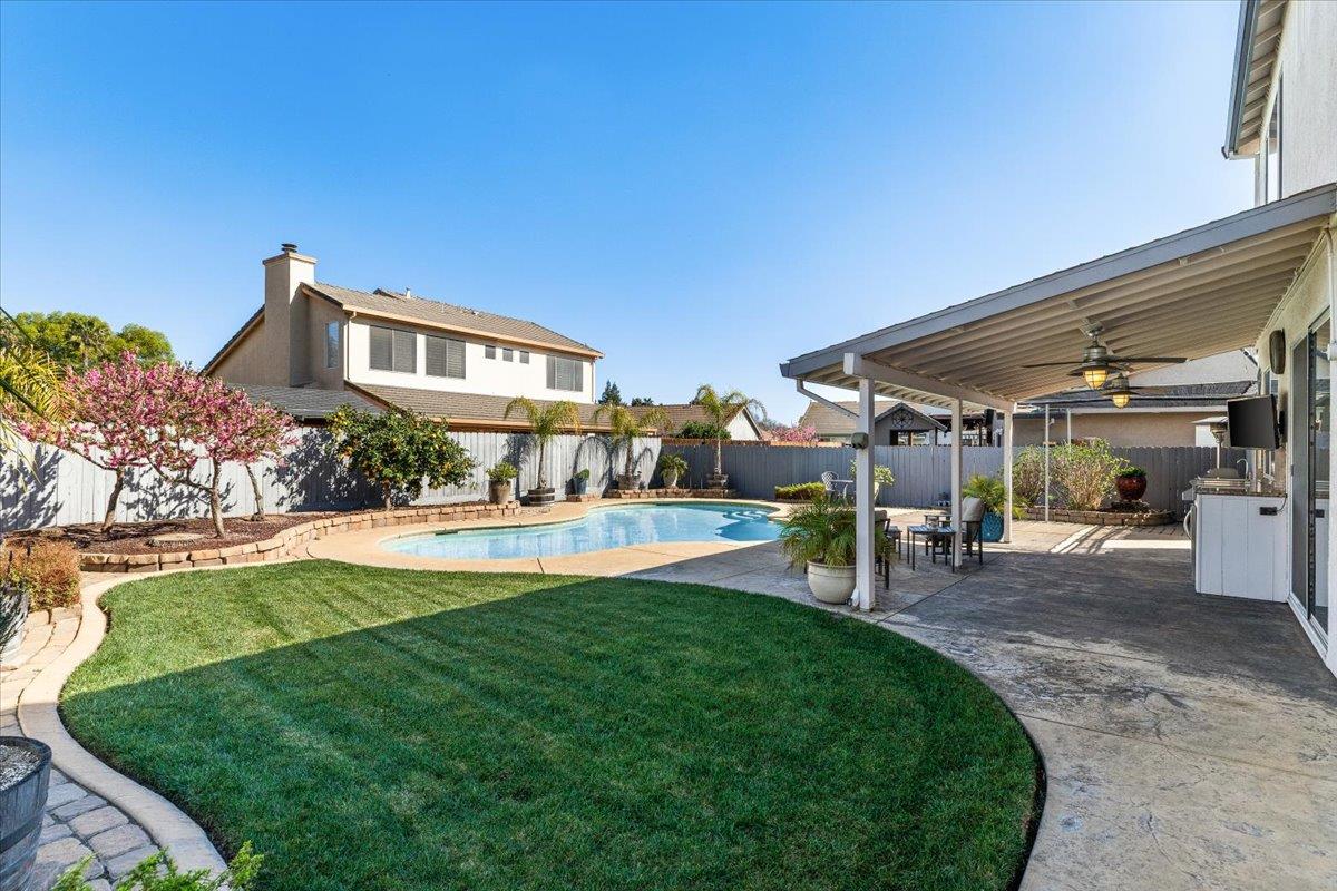 346 S Manley Rd, Ripon, CA 95366