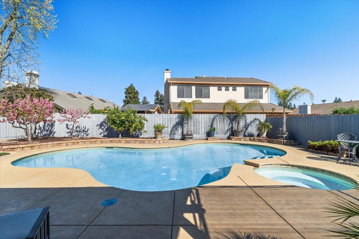 346 S Manley Rd, Ripon, CA 95366