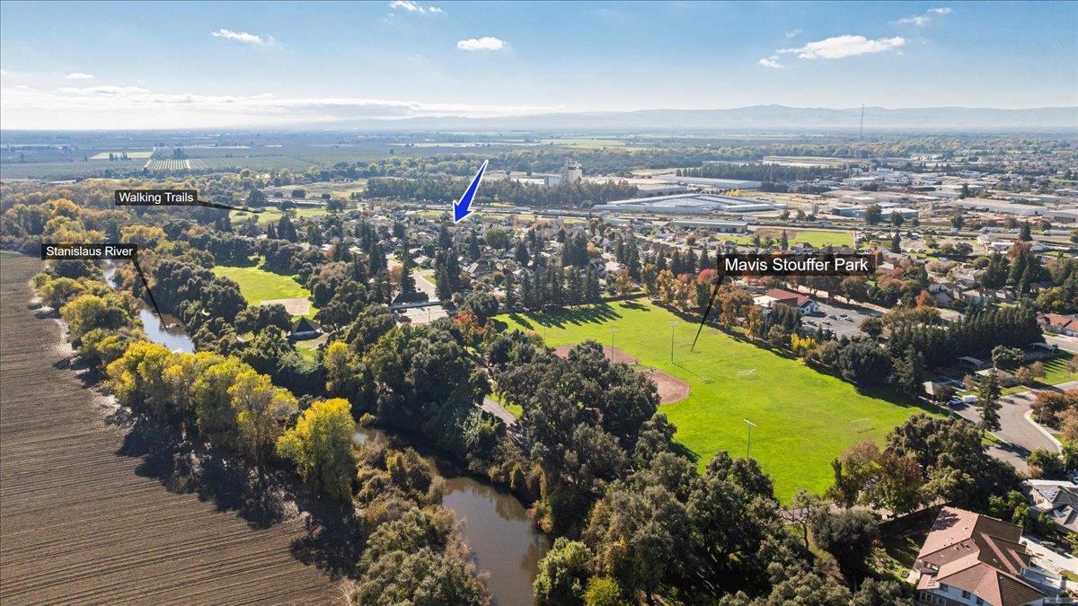 346 S Manley Rd, Ripon, CA 95366