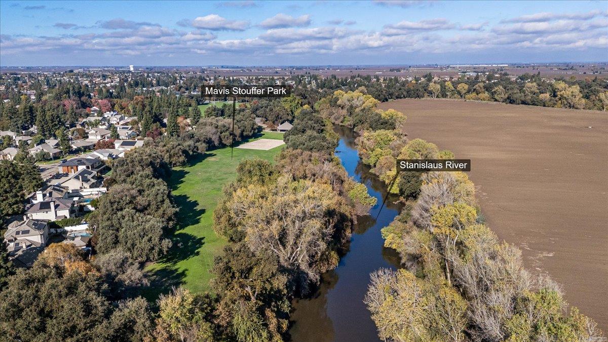 346 S Manley Rd, Ripon, CA 95366