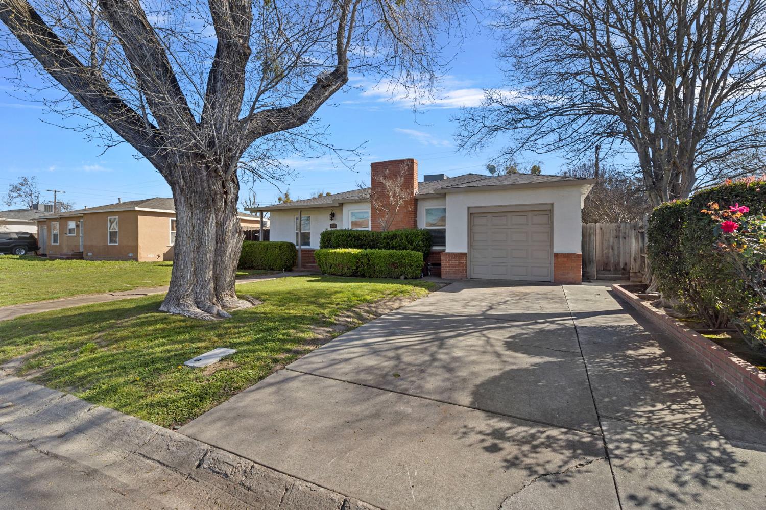 1628 Honeysuckle Dr, Modesto, CA 95350