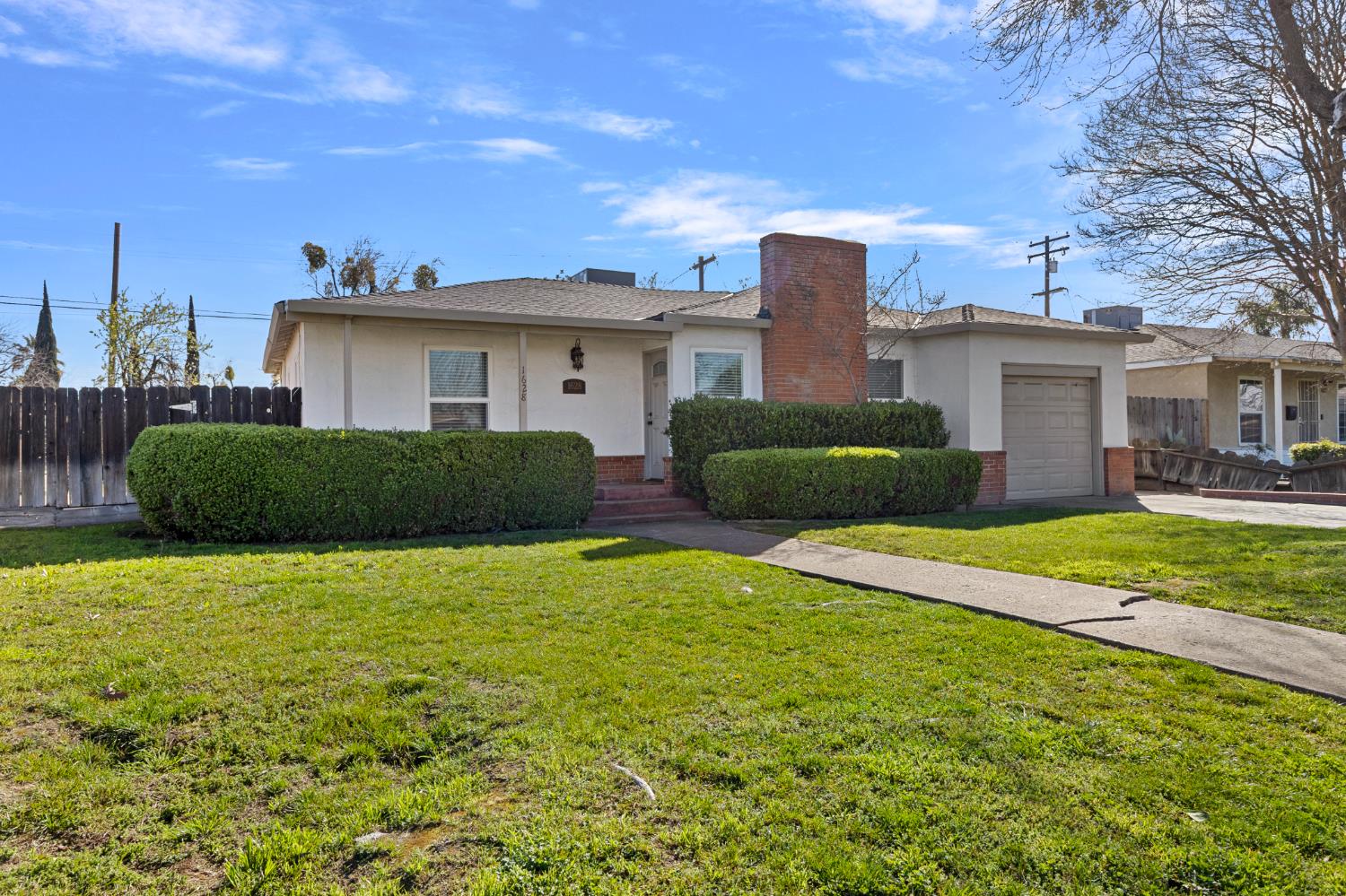 1628 Honeysuckle Dr, Modesto, CA 95350