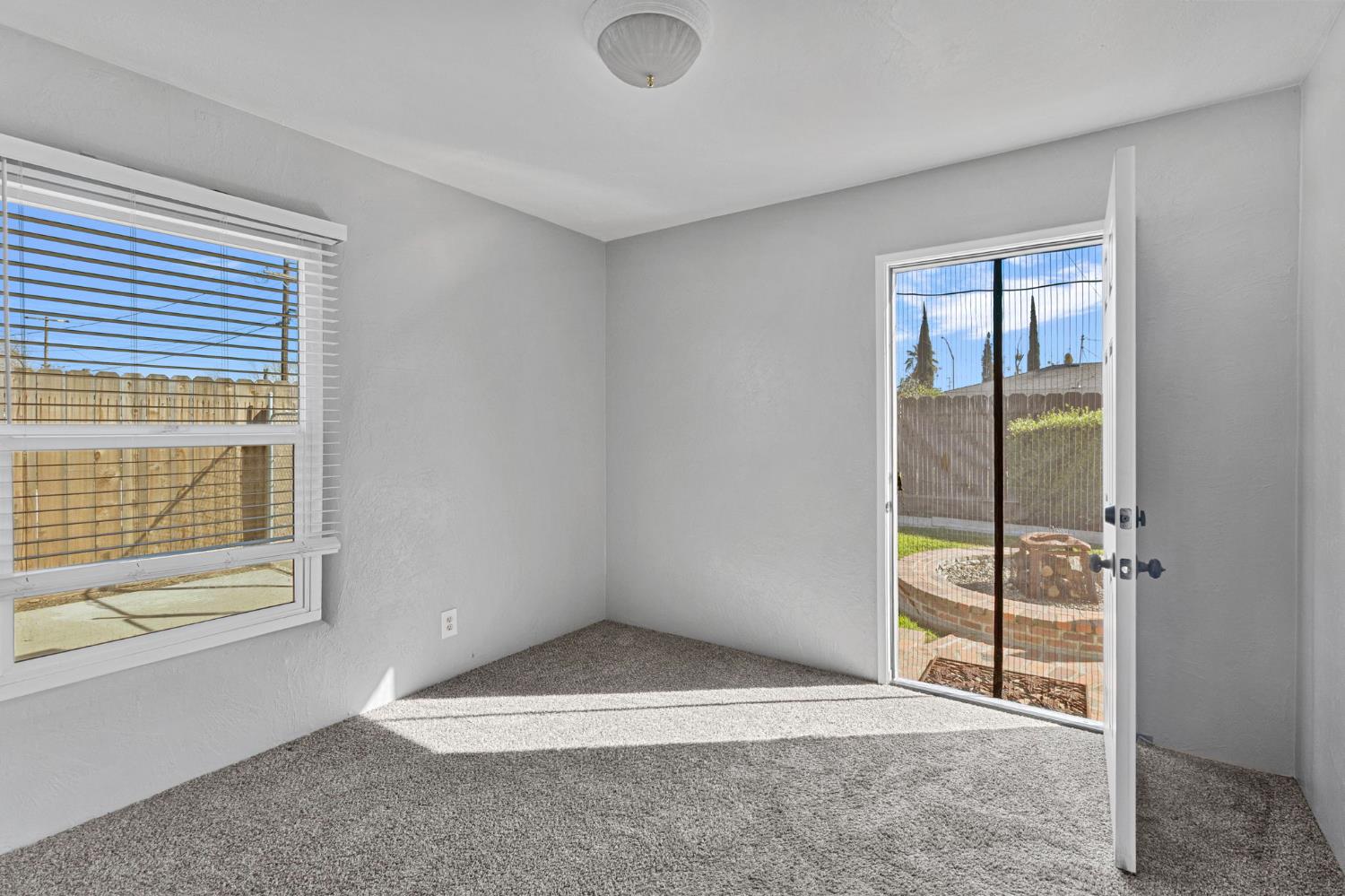 1628 Honeysuckle Dr, Modesto, CA 95350