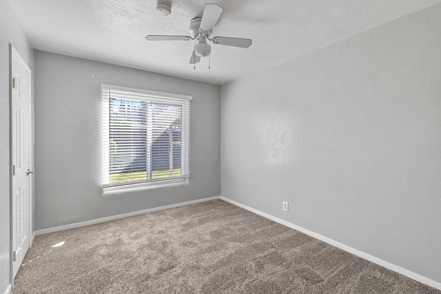 1628 Honeysuckle Dr, Modesto, CA 95350