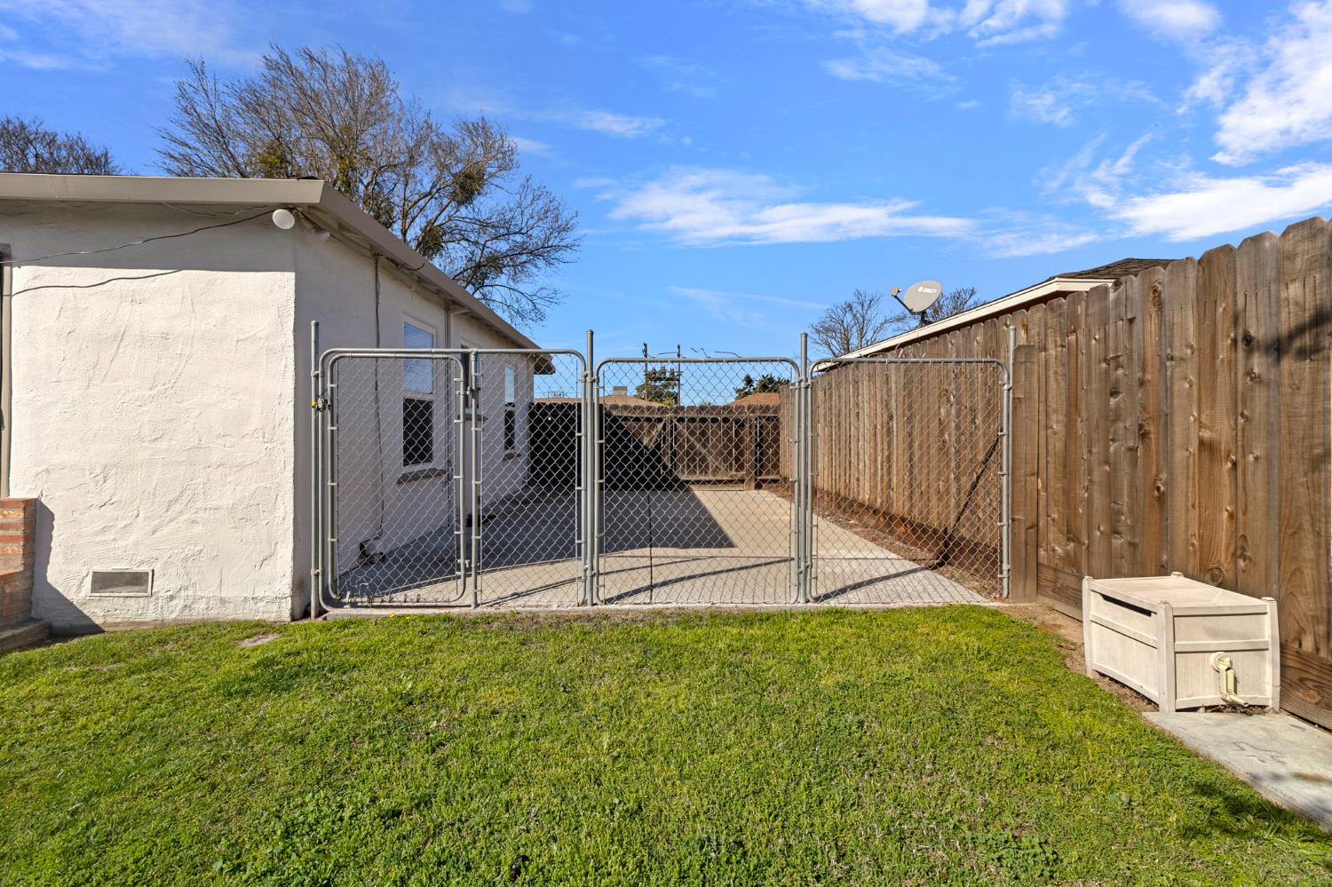 1628 Honeysuckle Dr, Modesto, CA 95350