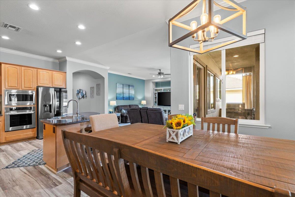 121 Athena Dr, Copperopolis, CA 95228