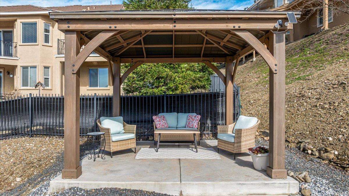 121 Athena Dr, Copperopolis, CA 95228