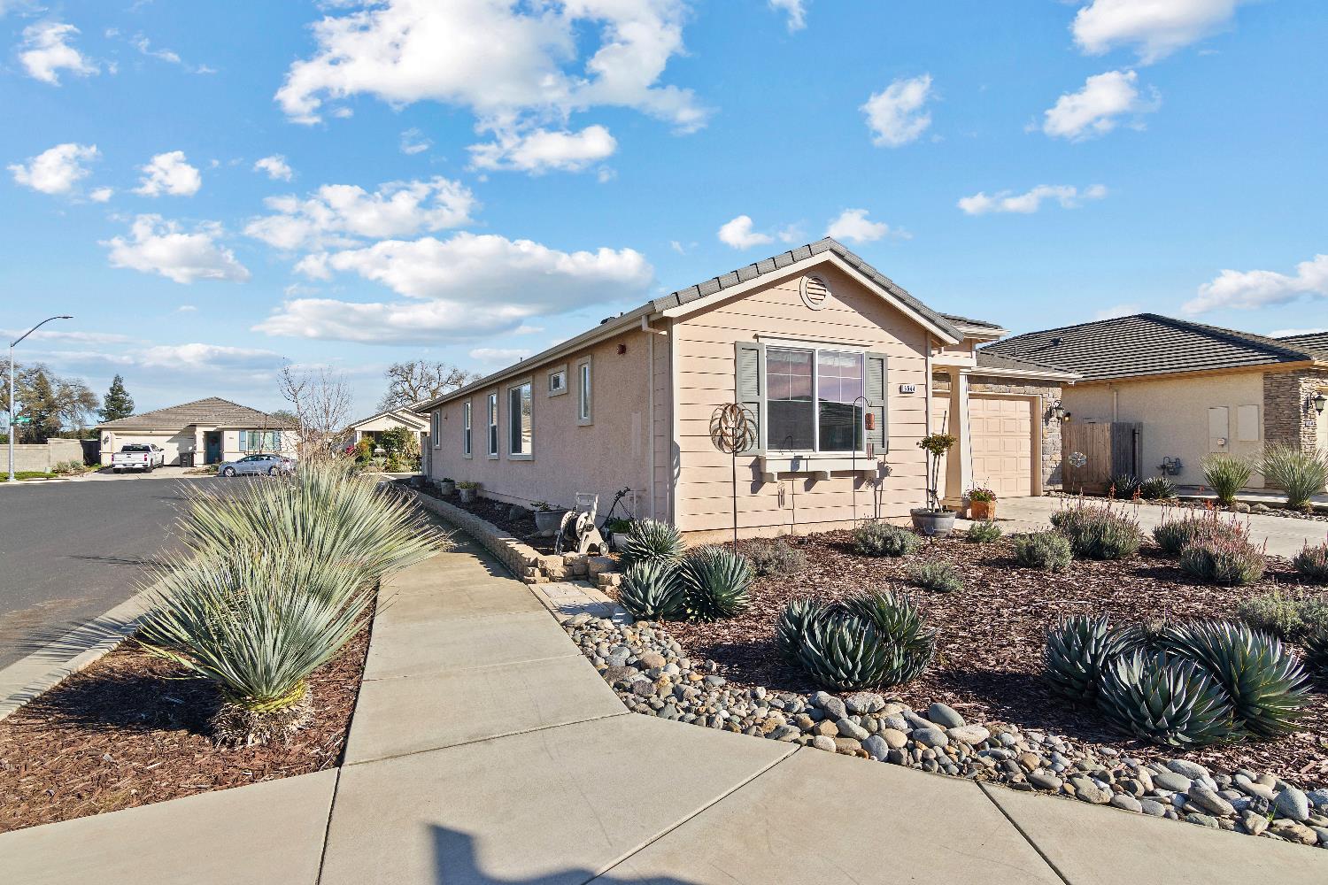 6544 Bowing Ct, Riverbank, CA 95367