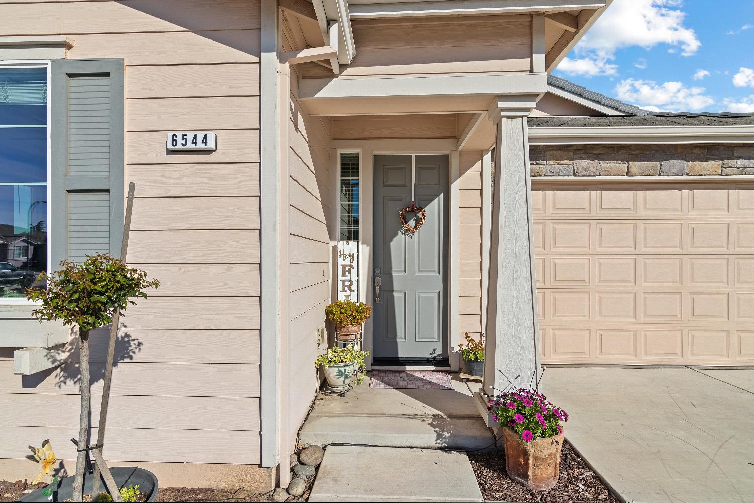 6544 Bowing Ct, Riverbank, CA 95367