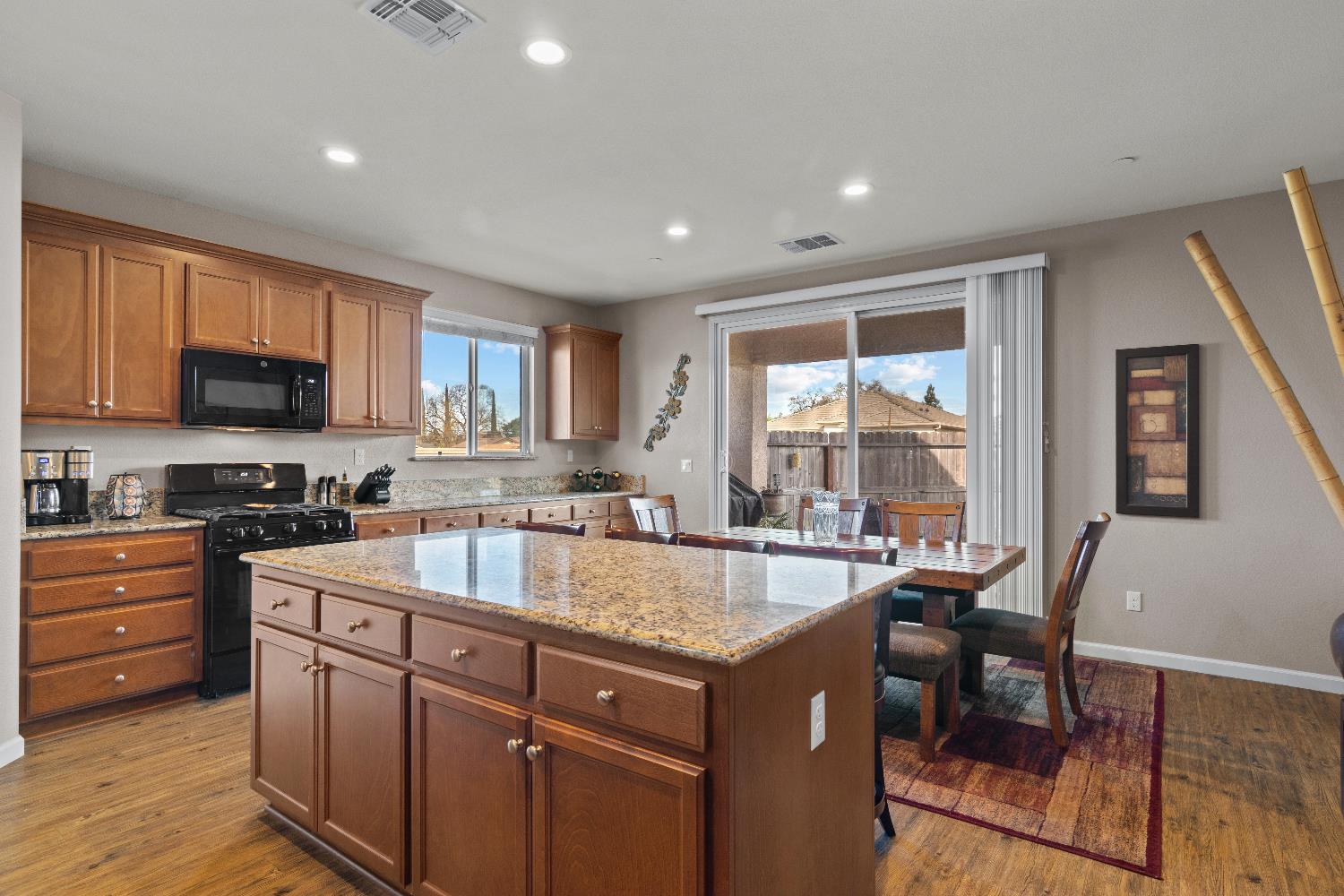 6544 Bowing Ct, Riverbank, CA 95367