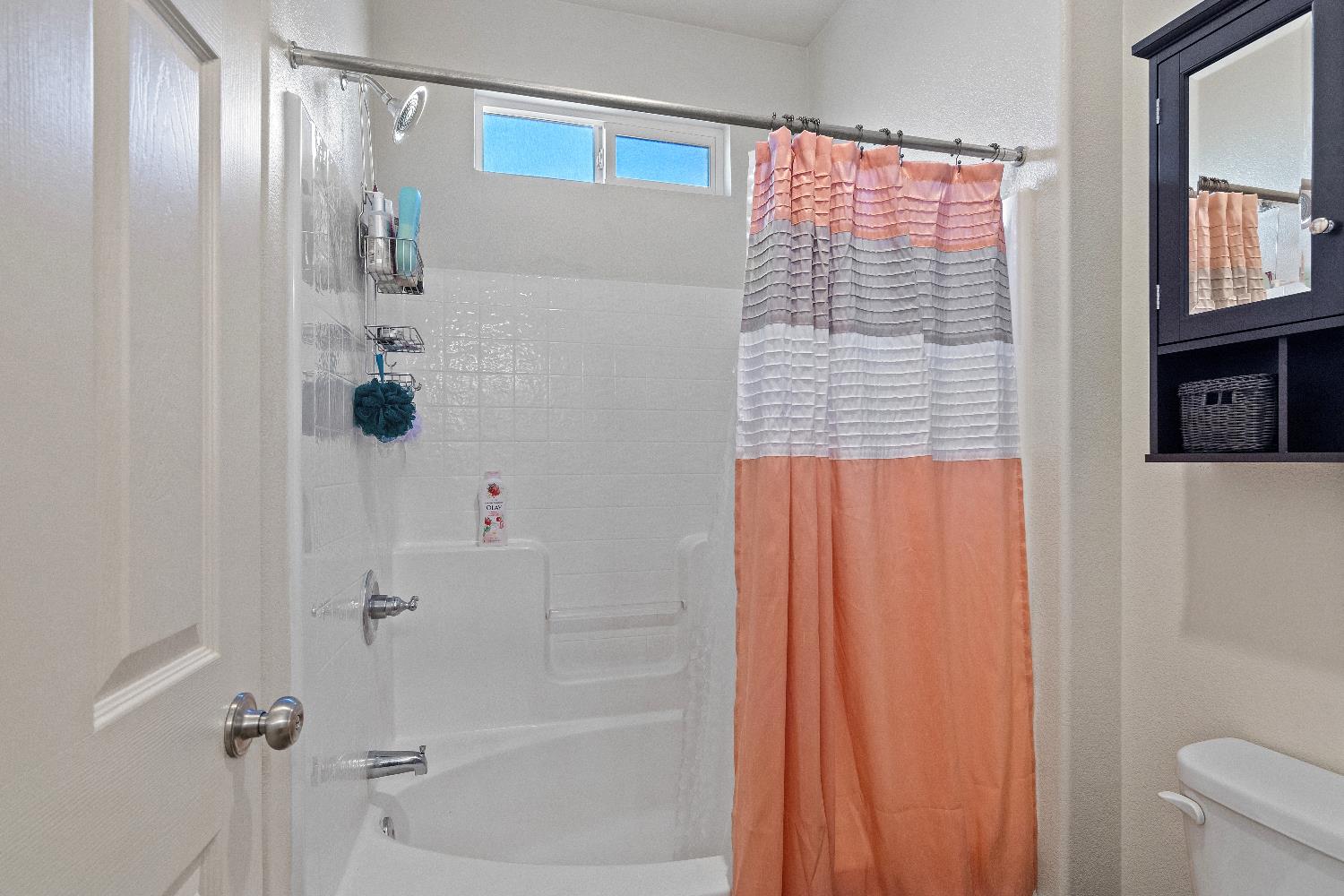 6544 Bowing Ct, Riverbank, CA 95367