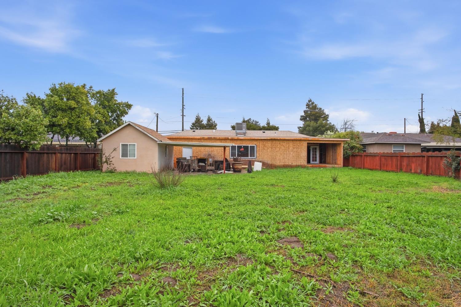 1131 N Rosemore Ave, Modesto, CA 95358