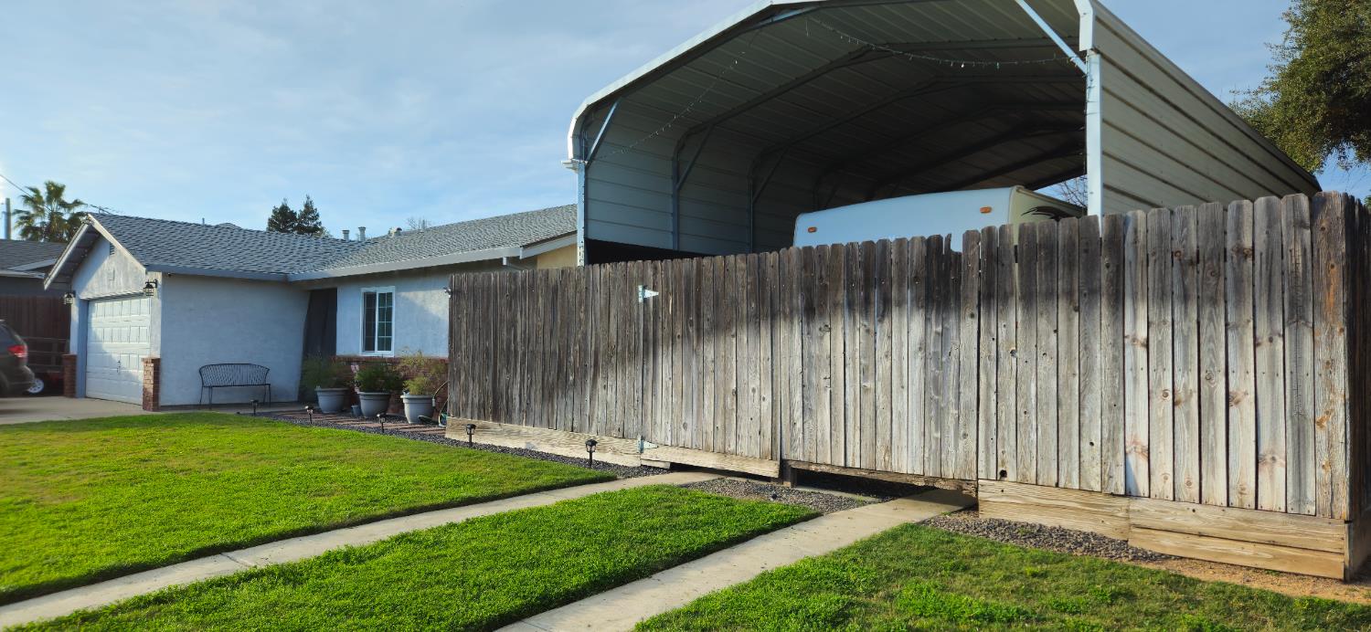 13319 Welch St, Waterford, CA 95386