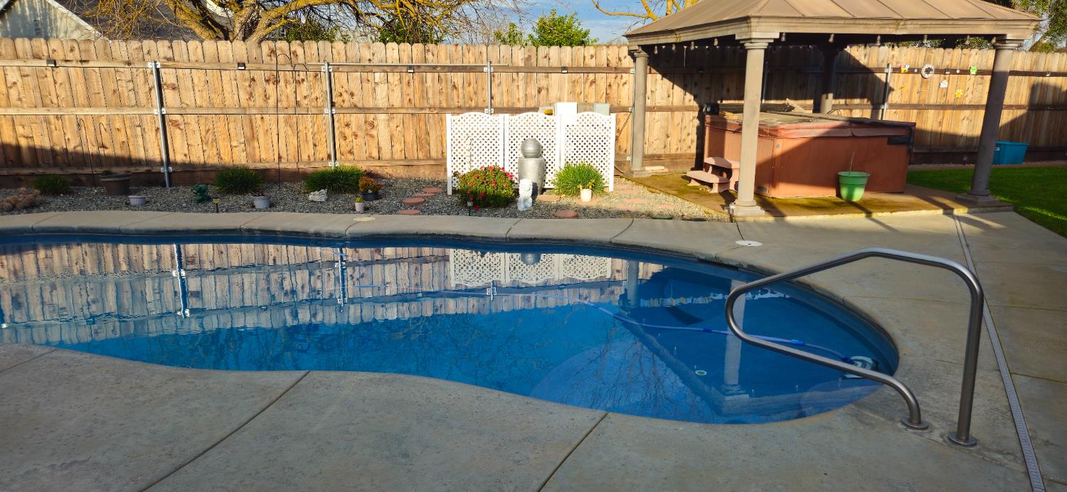 13319 Welch St, Waterford, CA 95386