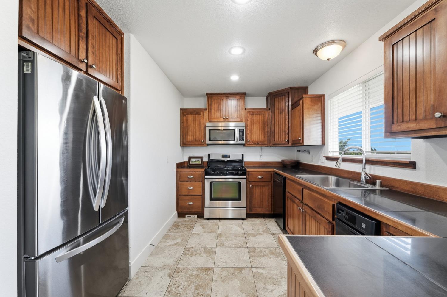 2615 Ranchito Dr, La Grange, CA 95329