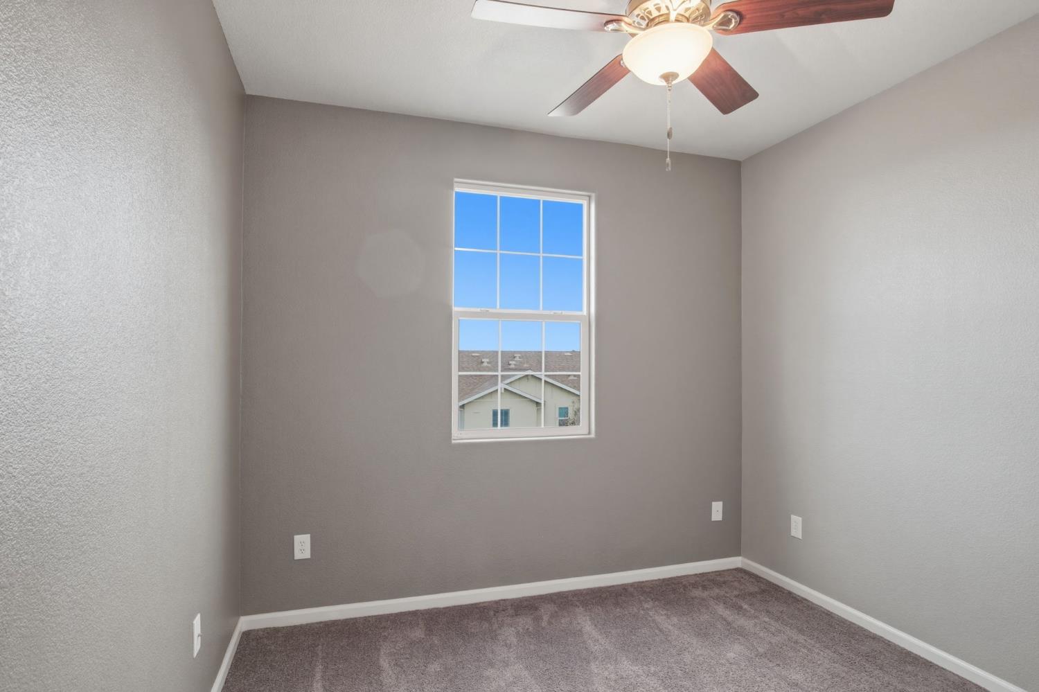 154 Splendido Ct, Newman, CA 95360