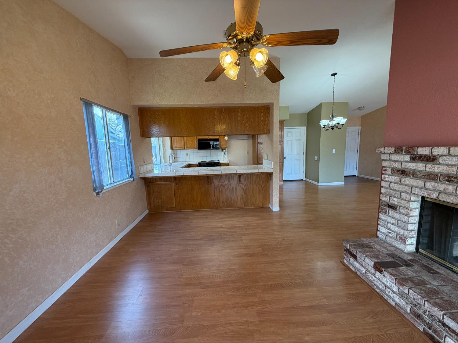 7501 Vixen Ct, Hughson, CA 95326