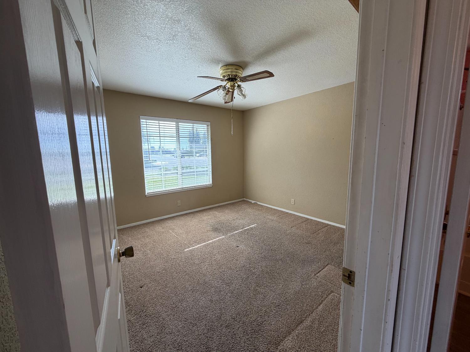 7501 Vixen Ct, Hughson, CA 95326