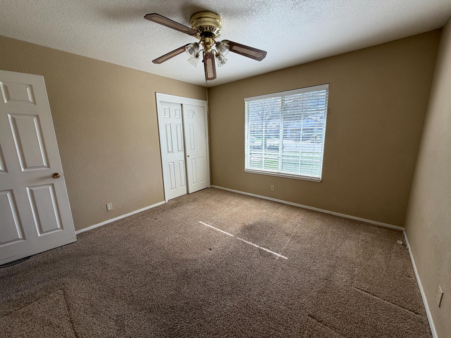 7501 Vixen Ct, Hughson, CA 95326