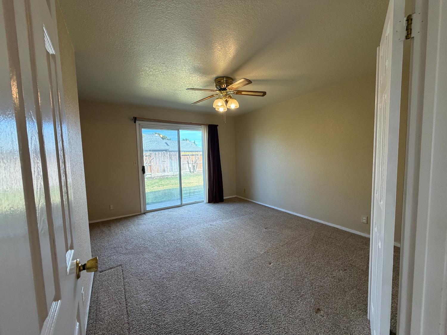 7501 Vixen Ct, Hughson, CA 95326