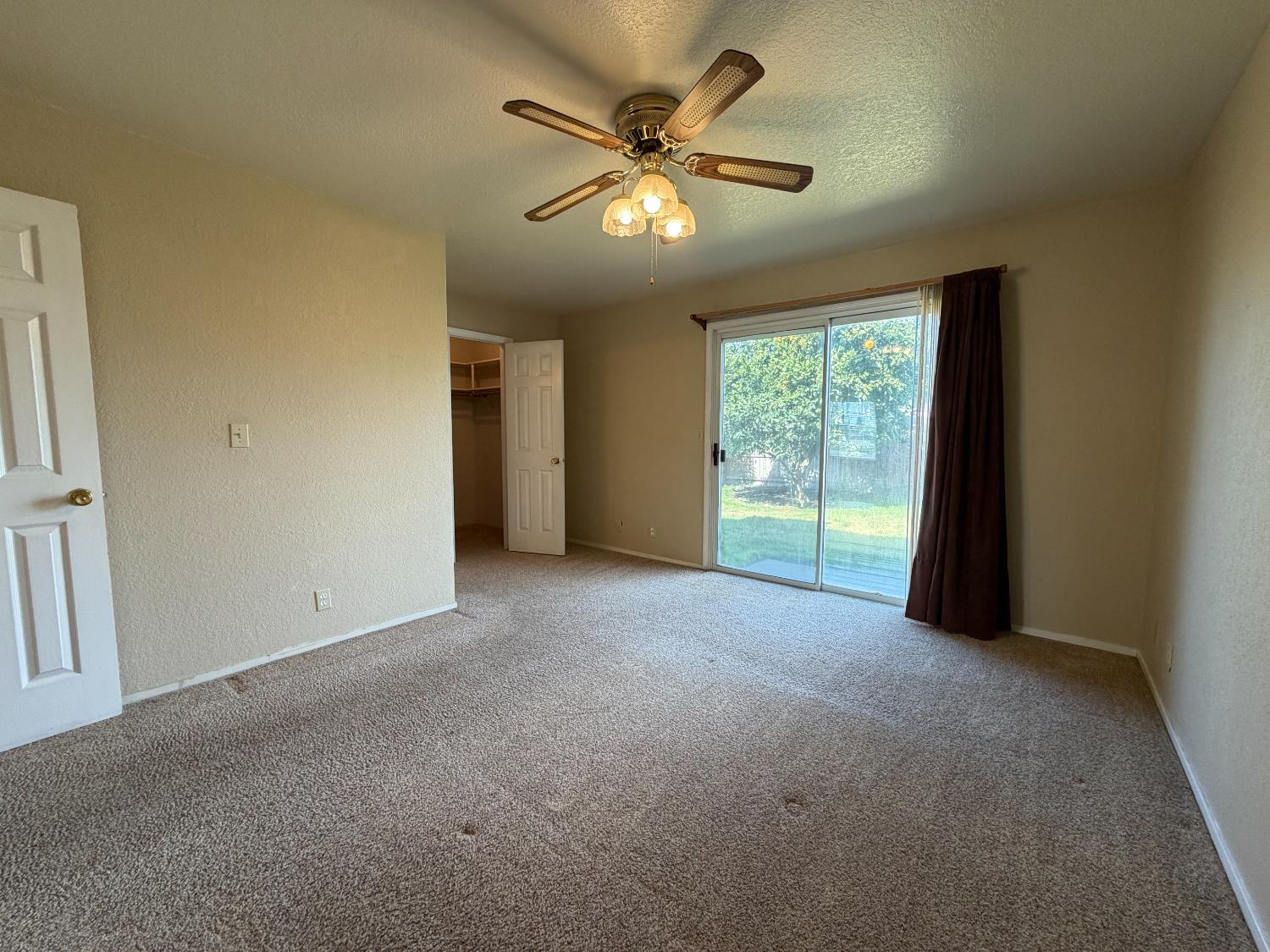 7501 Vixen Ct, Hughson, CA 95326