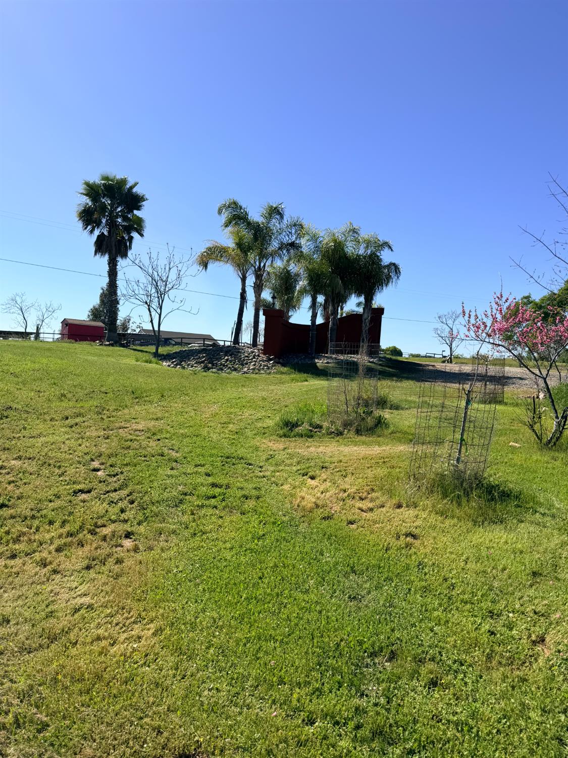 9556 Banderilla Dr, La Grange, CA 95329