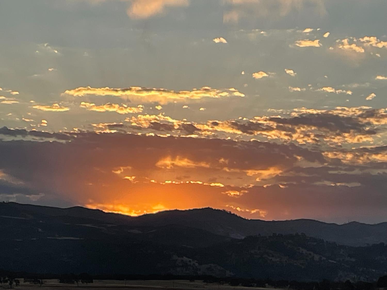 9556 Banderilla Dr, La Grange, CA 95329