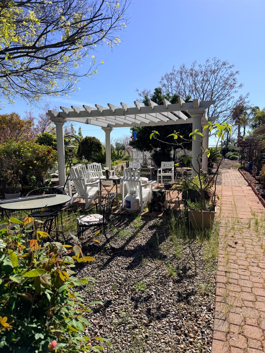 9556 Banderilla Dr, La Grange, CA 95329