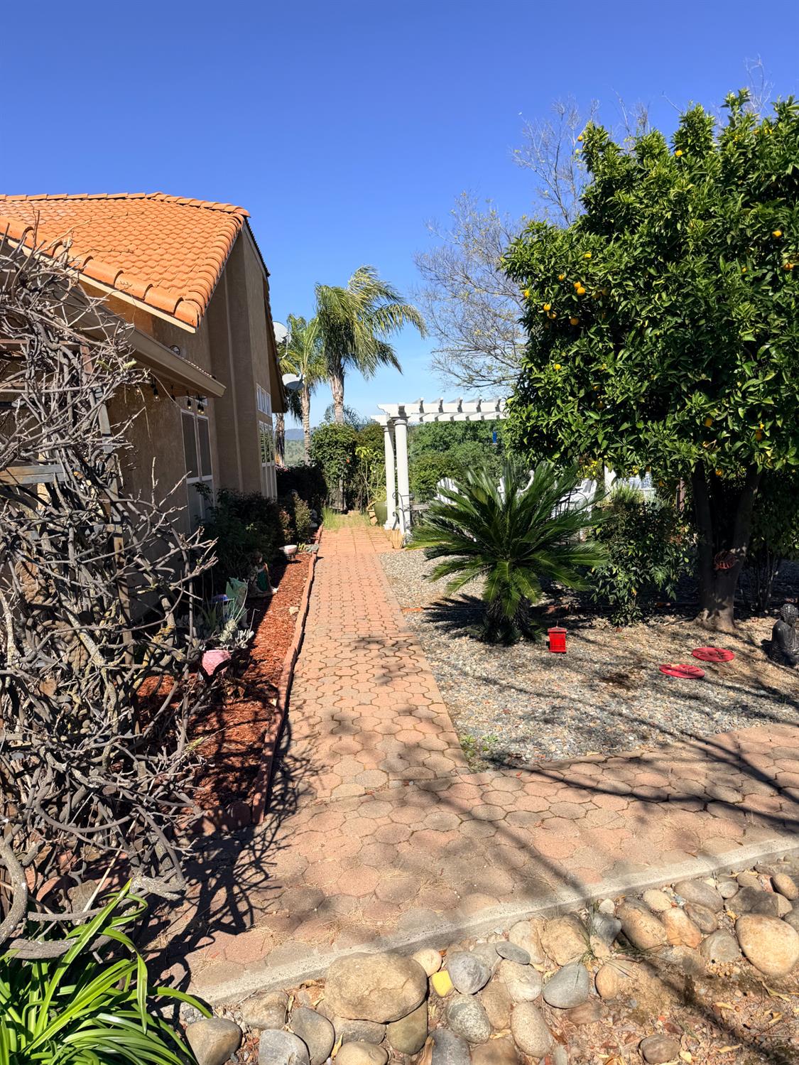 9556 Banderilla Dr, La Grange, CA 95329