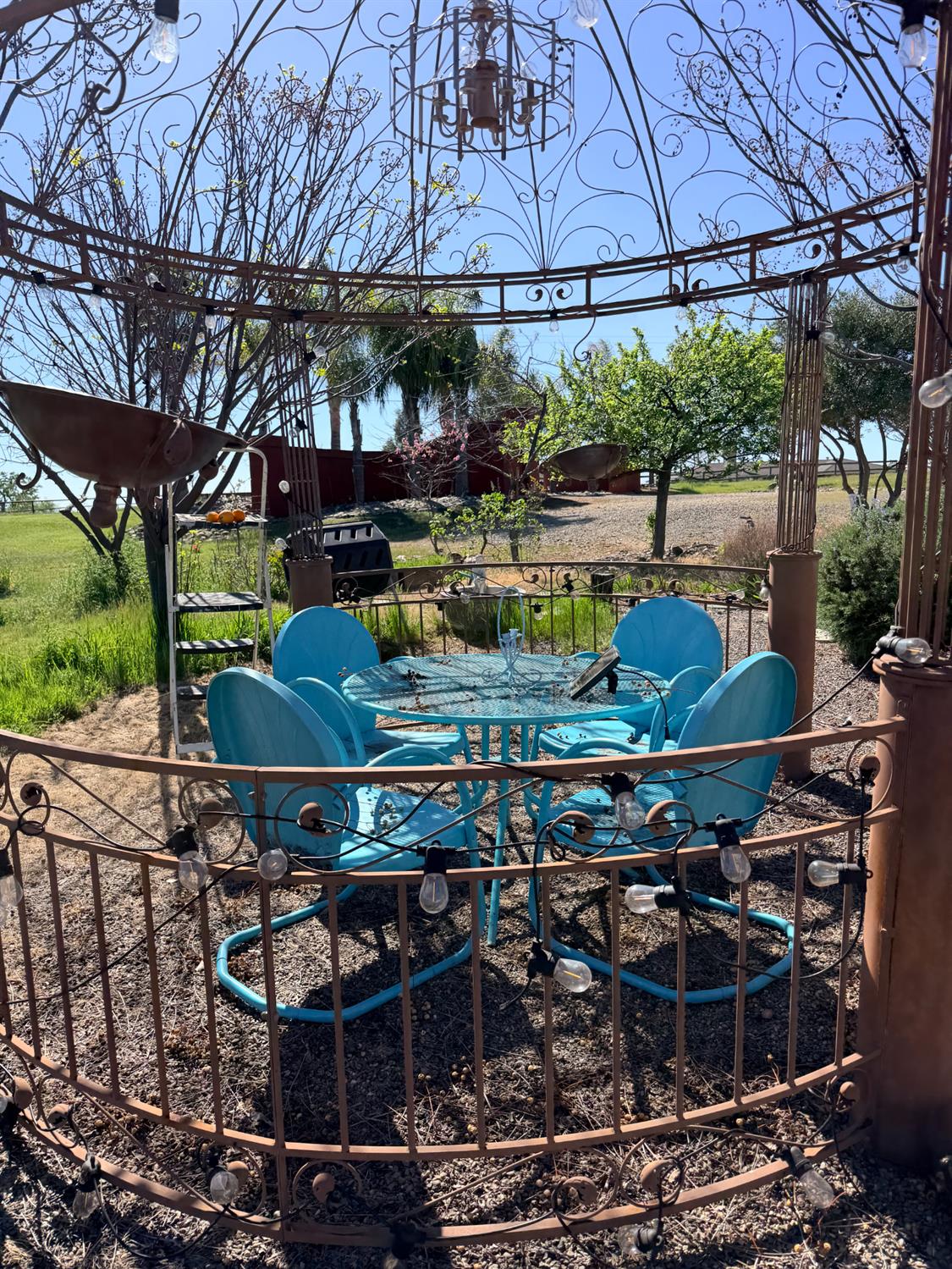 9556 Banderilla Dr, La Grange, CA 95329