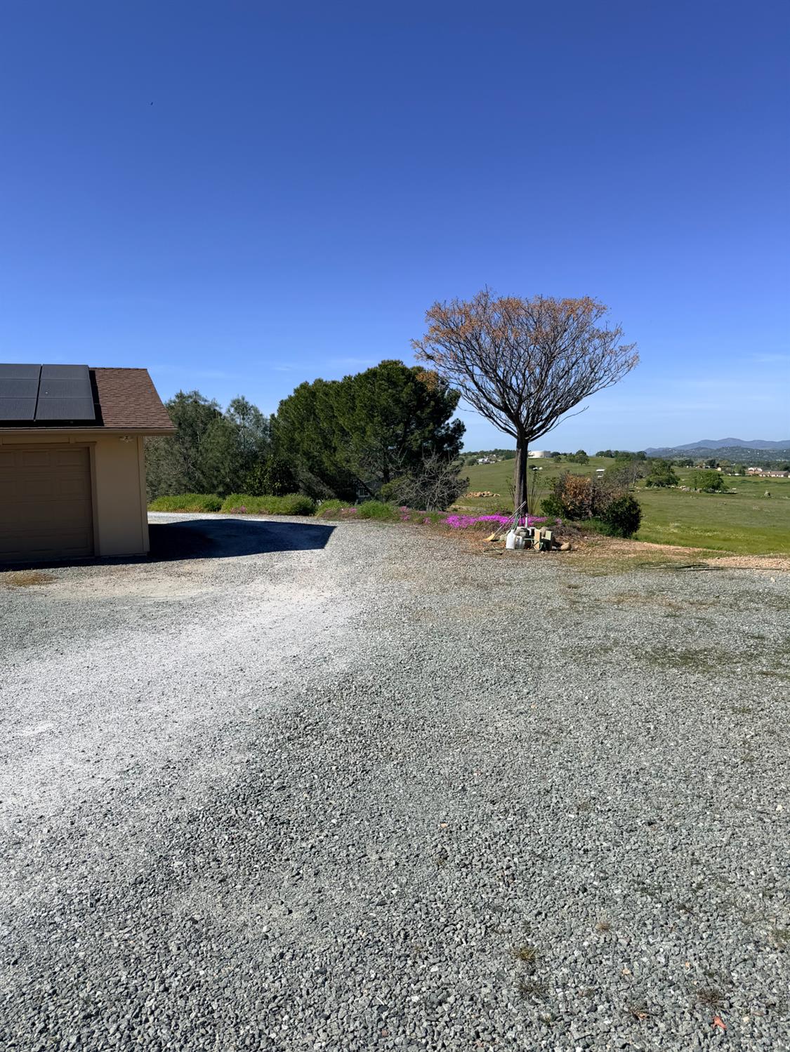 9556 Banderilla Dr, La Grange, CA 95329