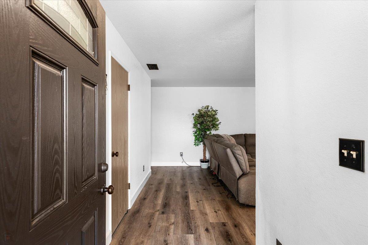 48 Obsidian Dr, Oakdale, CA 95361