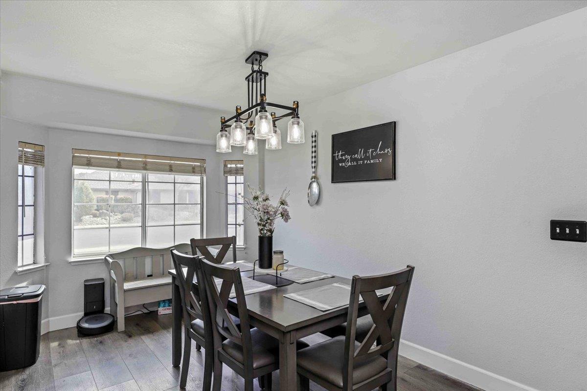 48 Obsidian Dr, Oakdale, CA 95361